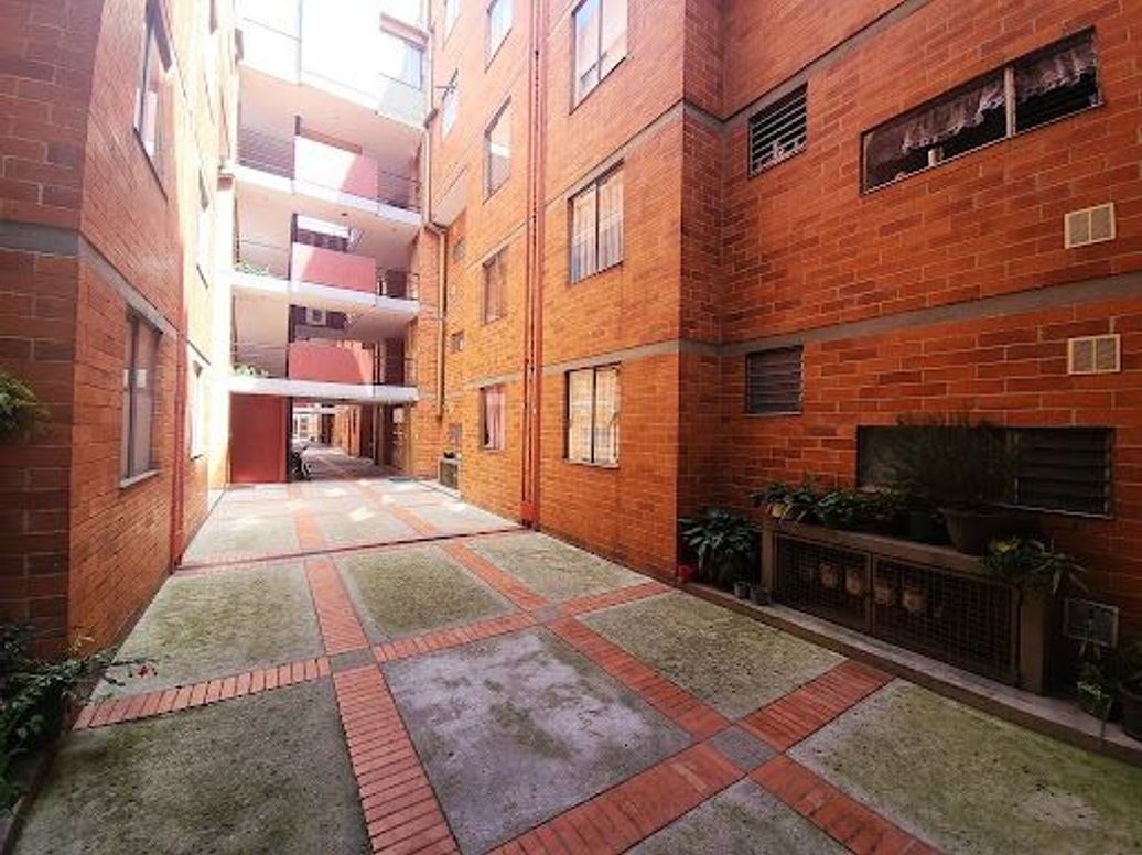 Apartamento de 3 alcobas en venta en Américas Central, Bogotá, 75 m² · foto 18 de 20
