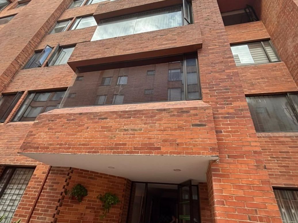 Apartamento de 3 alcobas en venta en Los Cedros, Bogotá, 106 m² · foto 2 de 20