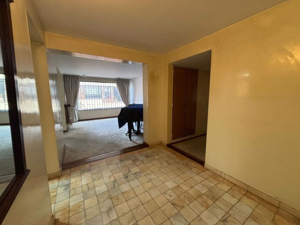 Apartamento de 3 alcobas en venta en Los Cedros, Bogotá, 106 m² · foto 4 de 20