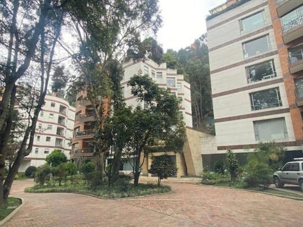 Apartamento de 4 alcobas en venta en Niza Norte, Bogotá, 440 m² · foto 2 de 20