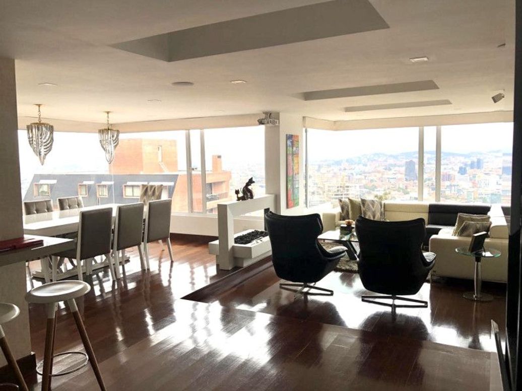 Apartamento de 3 alcobas en venta en El Refugio, Bogotá, 160 m² · foto 3 de 20