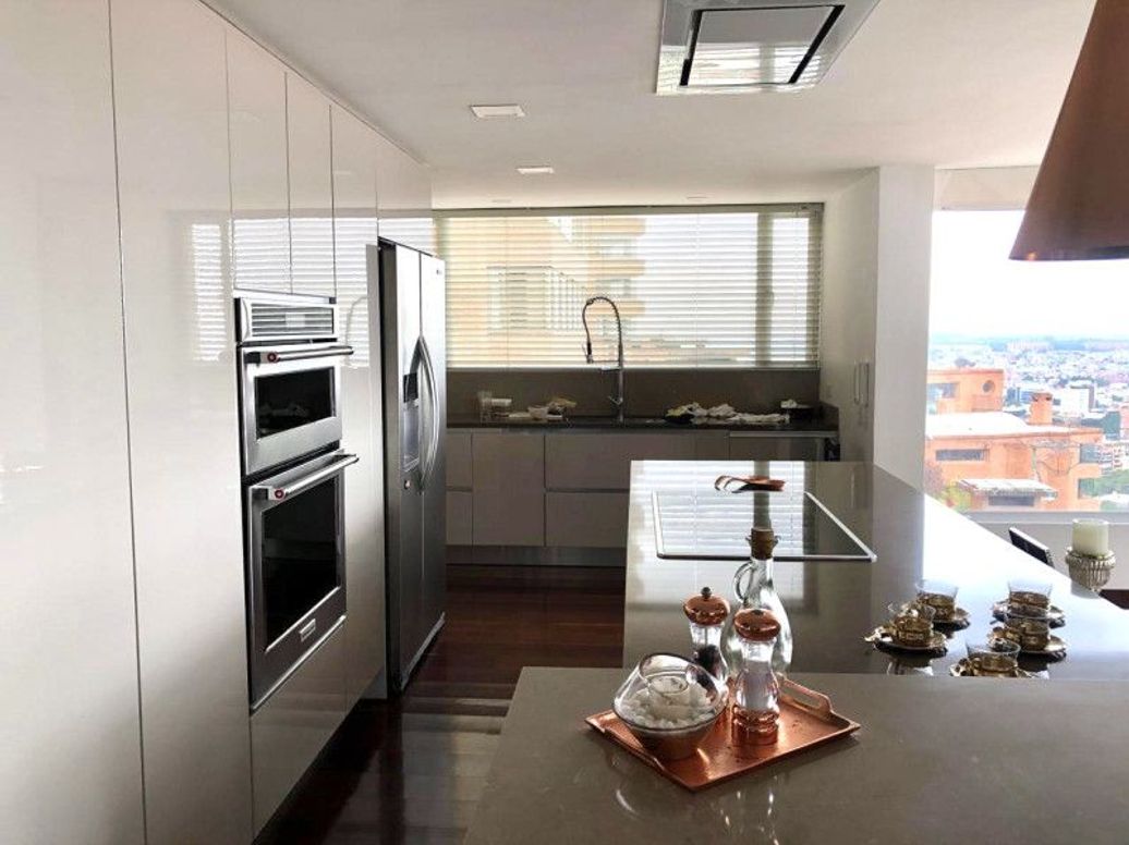 Apartamento de 3 alcobas en venta en El Refugio, Bogotá, 160 m² · foto 9 de 20
