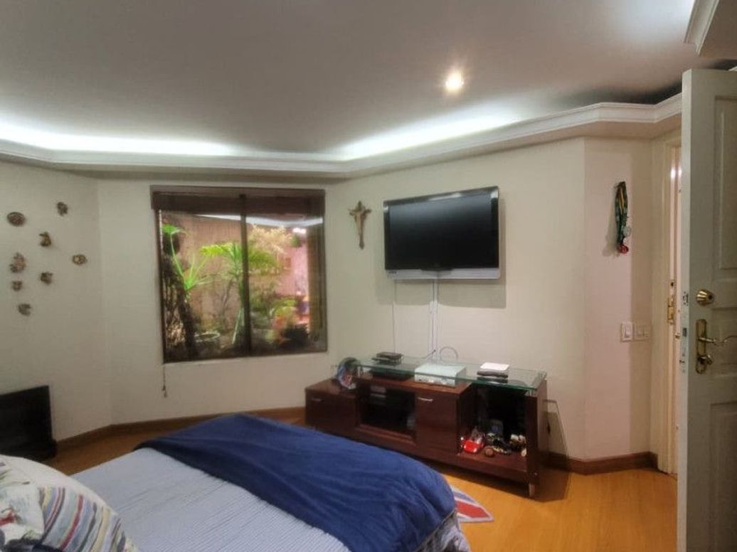 Apartamento de 2 alcobas en venta en El Refugio, Bogotá, 175 m² · foto 5 de 20