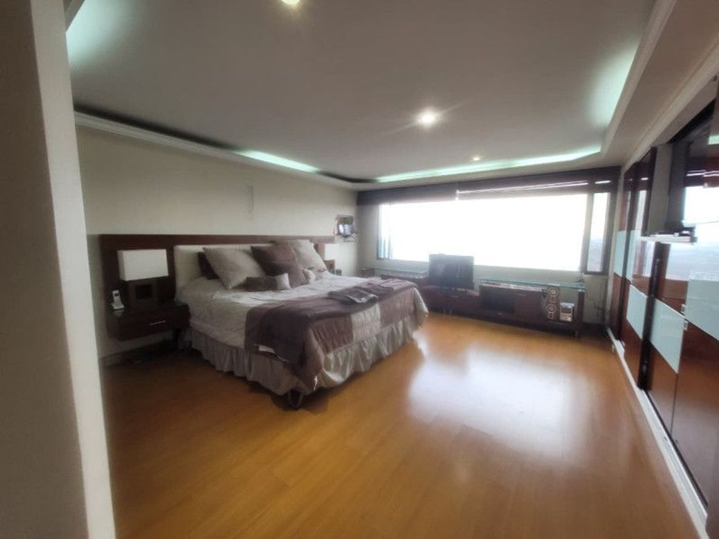 Apartamento de 2 alcobas en venta en El Refugio, Bogotá, 175 m² · foto 4 de 20
