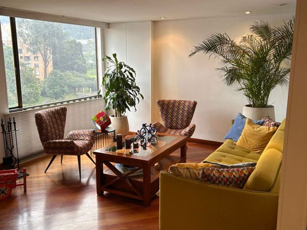 Apartamento de 3 alcobas en venta en El Contador, Bogotá, 195 m² · foto 2 de 15