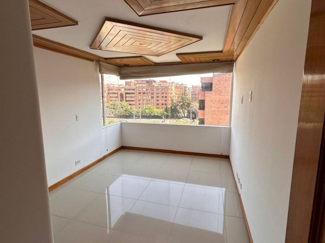 Apartamento de 3 alcobas en venta en Santa Barbara Central, Bogotá, 215 m² · foto 15 de 15