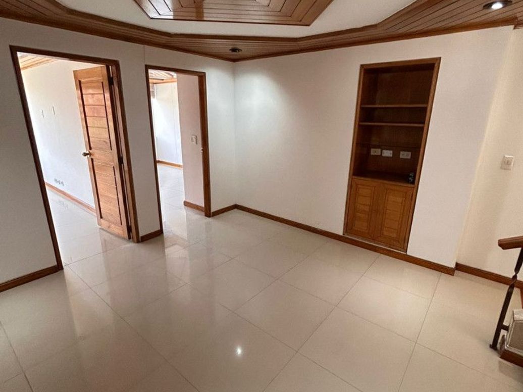 Apartamento de 3 alcobas en venta en Santa Barbara Central, Bogotá, 215 m² · foto 4 de 15