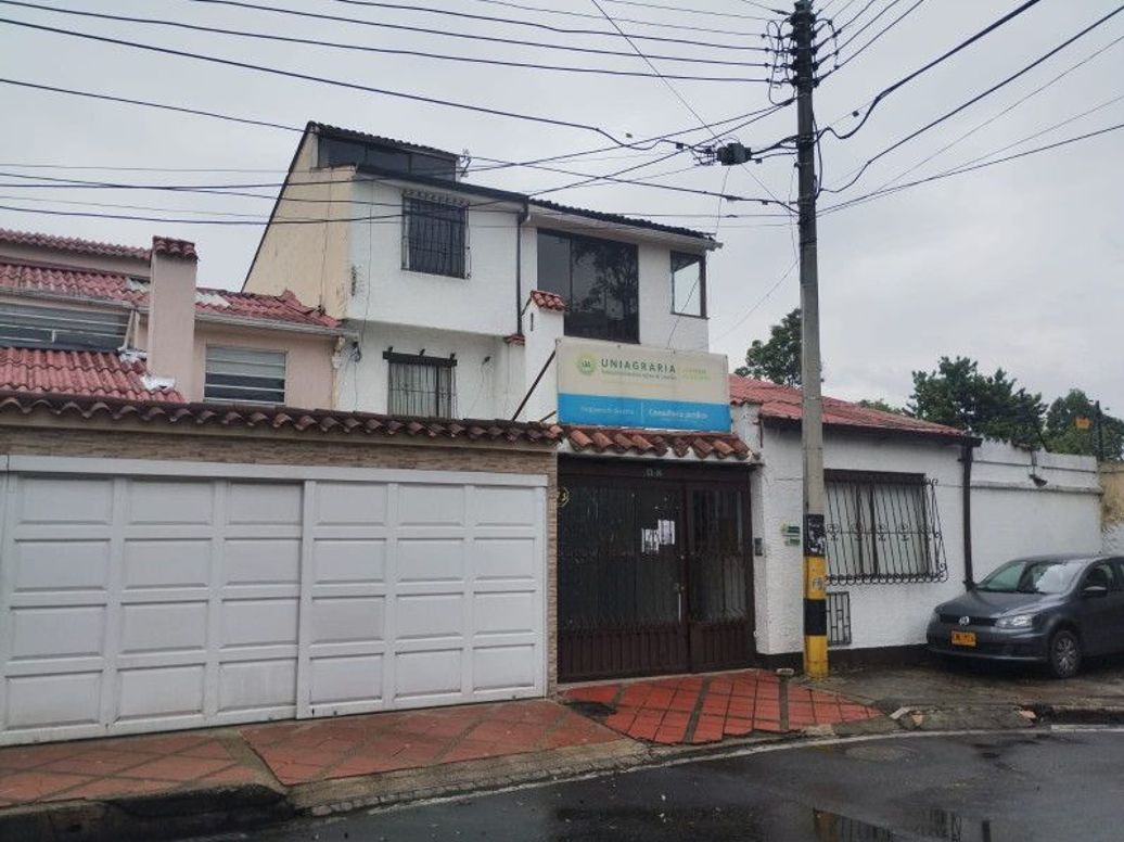 Casa de 5 alcobas en venta en Villa Del Prado, Bogotá, 142 m² · foto 4 de 14