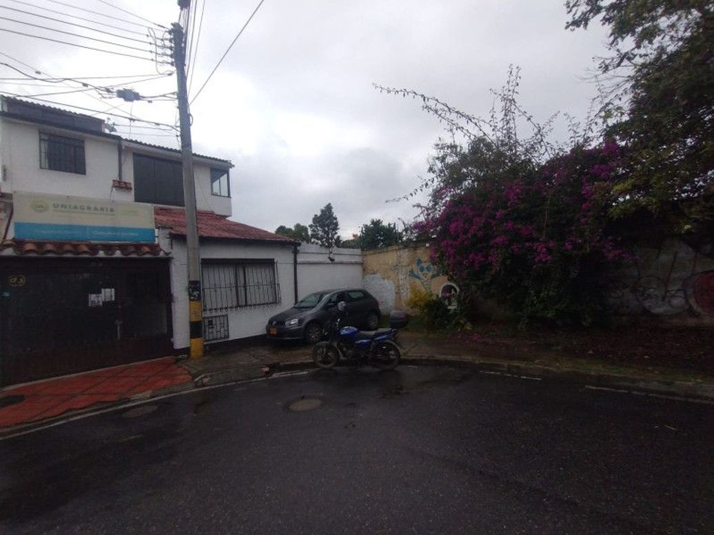 Casa de 5 alcobas en venta en Villa Del Prado, Bogotá, 142 m² · foto 3 de 14