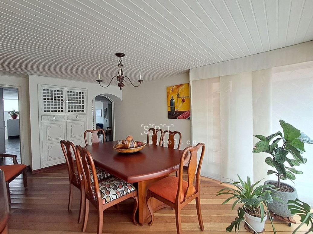 Casa de 5 alcobas en venta en Santa Barbara Central, Bogotá, 321 m² · foto 6 de 20
