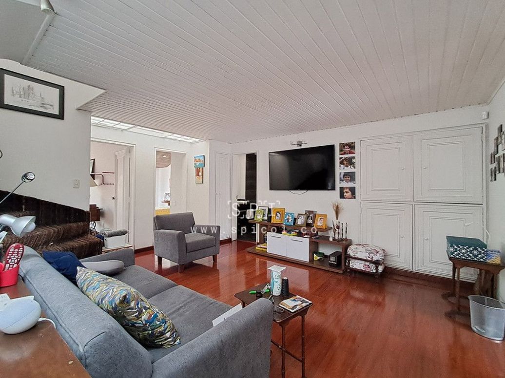 Casa de 5 alcobas en venta en Santa Barbara Central, Bogotá, 321 m² · foto 16 de 20