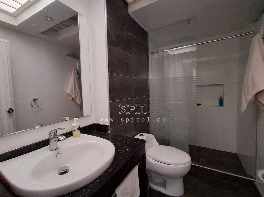 Casa de 5 alcobas en venta en Santa Barbara Central, Bogotá, 321 m² · foto 17 de 20