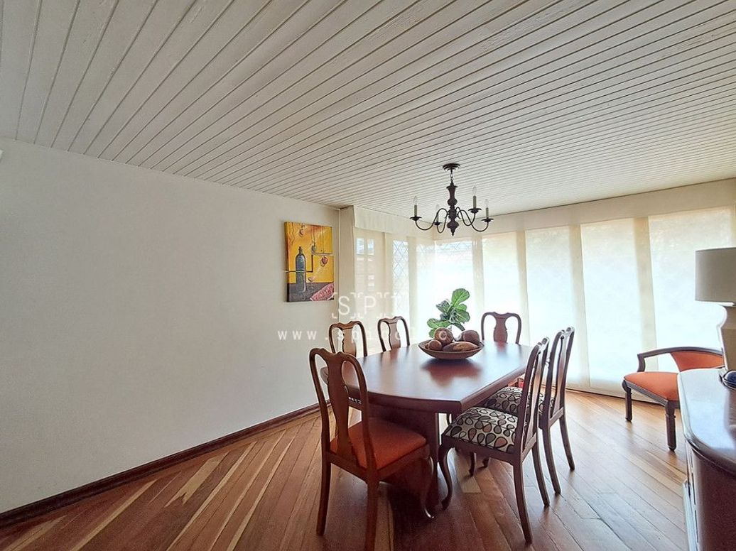 Casa de 5 alcobas en venta en Santa Barbara Central, Bogotá, 321 m² · foto 8 de 20