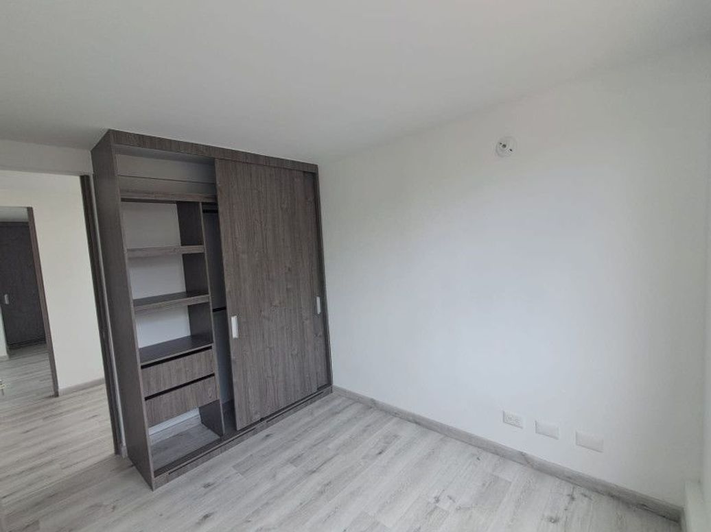 Apartamento de 3 alcobas en venta en Paulo Vi Norte, Bogotá, 80 m² · foto 9 de 20