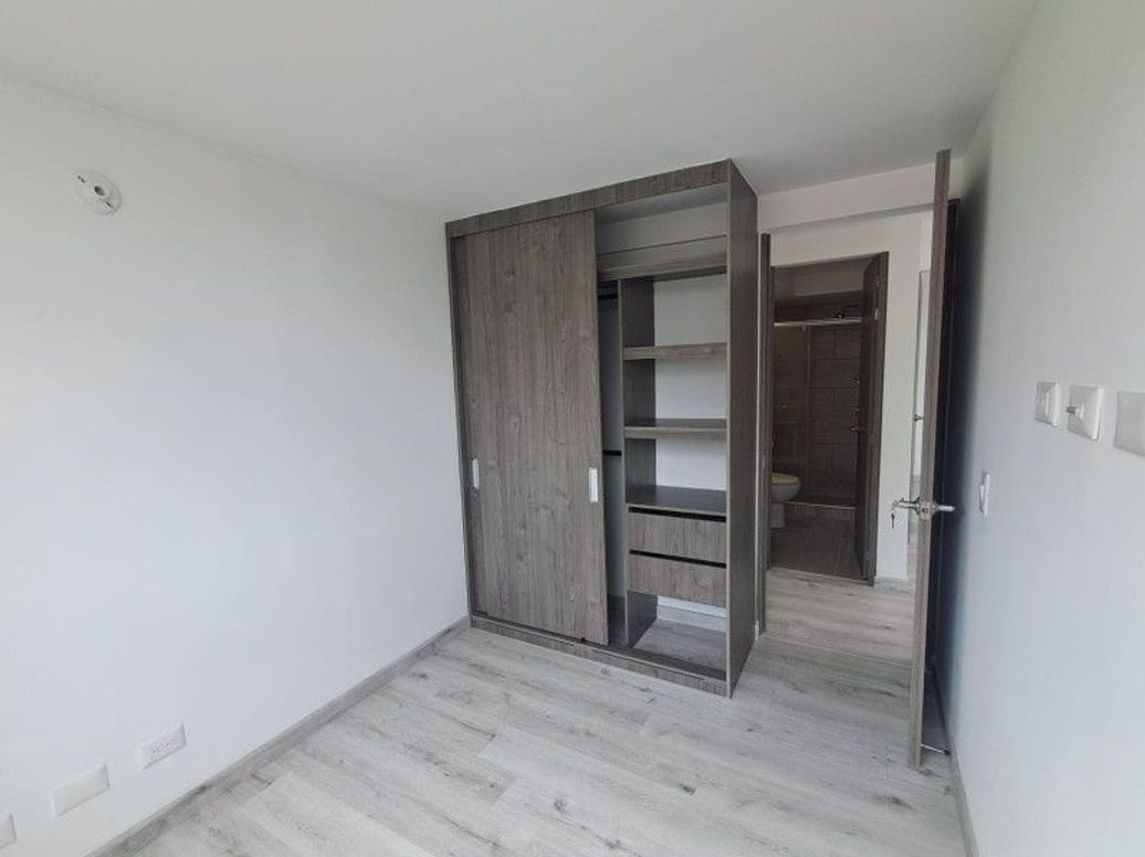 Apartamento de 3 alcobas en venta en Paulo Vi Norte, Bogotá, 80 m² · foto 12 de 20