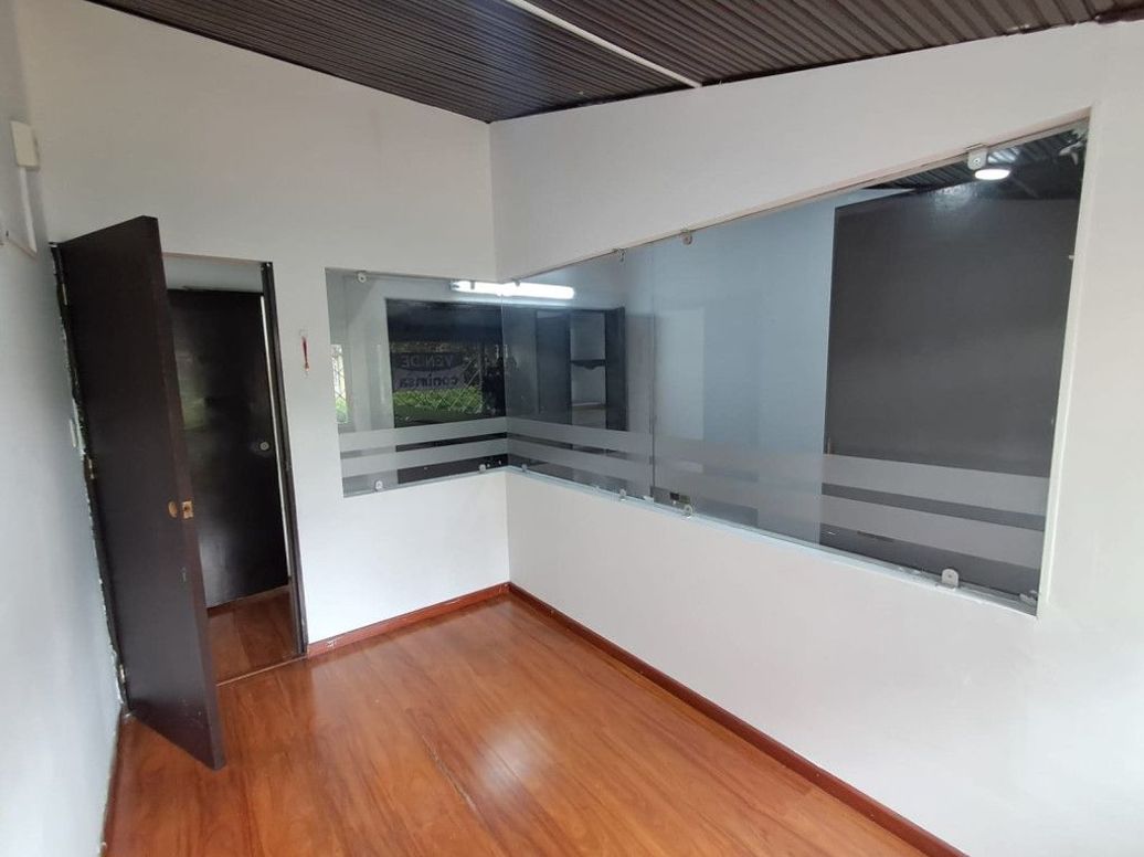 Casa de 7 alcobas en venta en San Fernando, Bogotá, 166 m² · foto 14 de 16