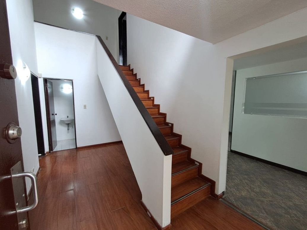 Casa de 7 alcobas en venta en San Fernando, Bogotá, 166 m² · foto 9 de 16