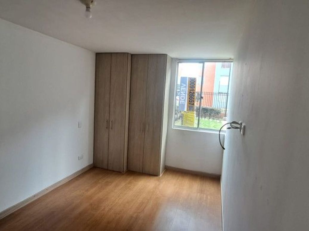 Apartamento de 2 alcobas en venta en Campo Alegre, Bogotá, 62 m² · foto 6 de 18