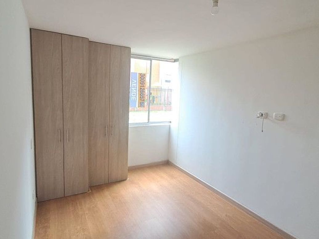 Apartamento de 2 alcobas en venta en Campo Alegre, Bogotá, 62 m² · foto 7 de 18