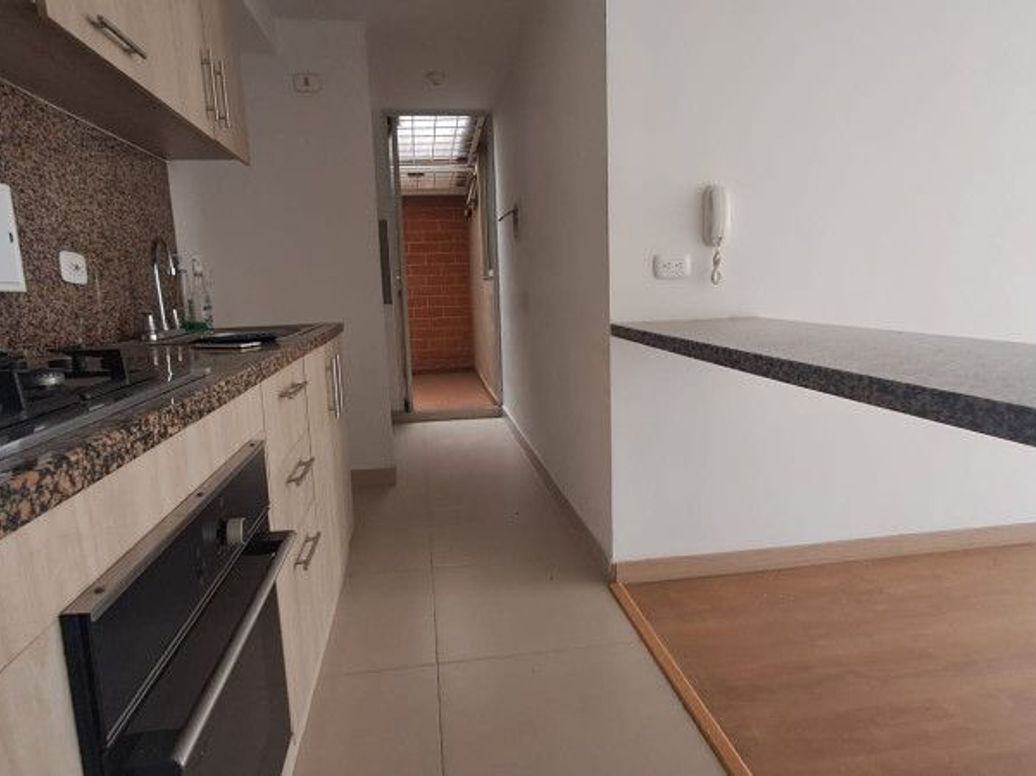 Apartamento de 2 alcobas en venta en Campo Alegre, Bogotá, 62 m² · foto 9 de 18