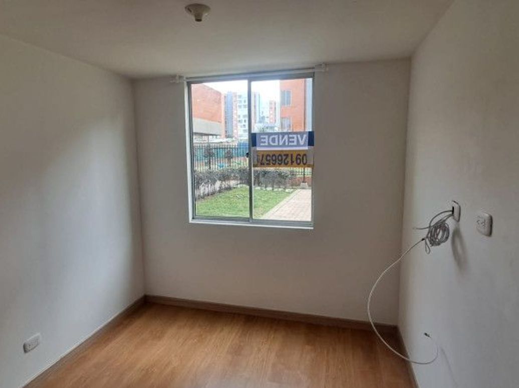 Apartamento de 2 alcobas en venta en Campo Alegre, Bogotá, 62 m² · foto 5 de 18
