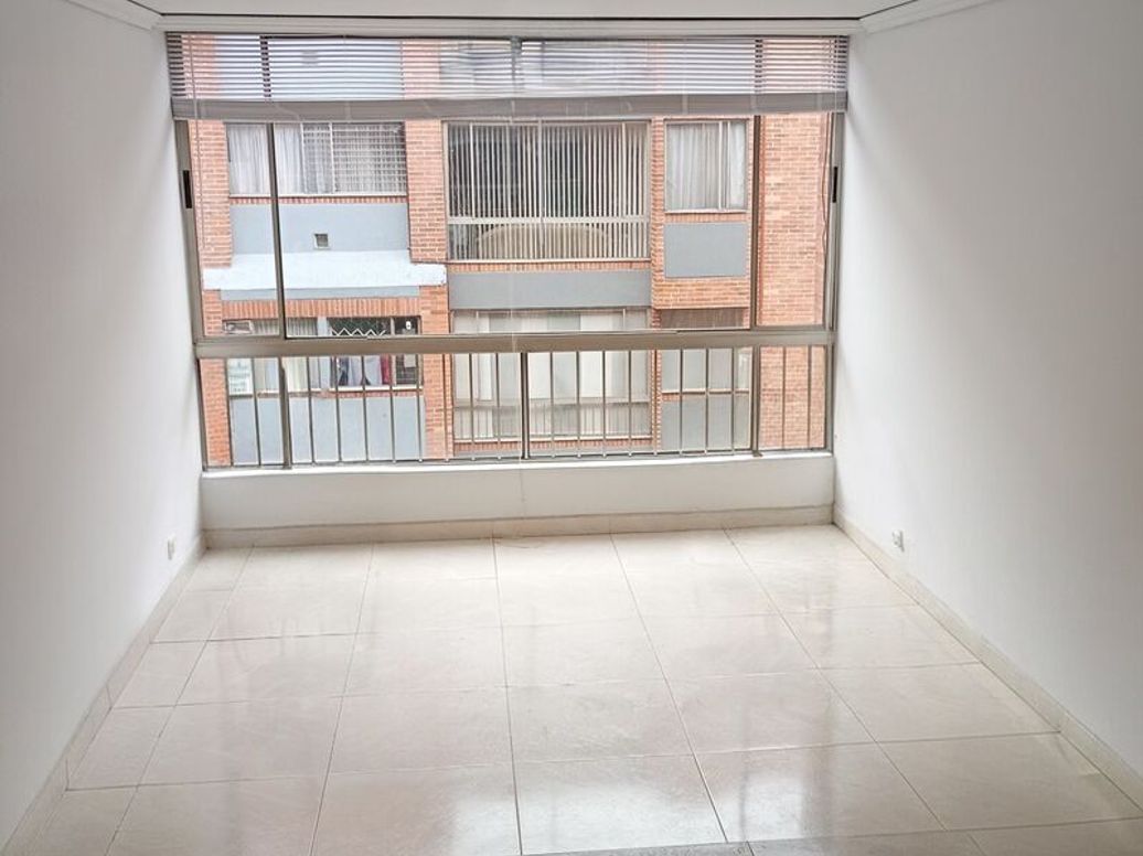 Apartamento de 4 alcobas en venta en Cr Quintas De San Pedro Et. V, Bogotá, 90 m² · foto 3 de 18