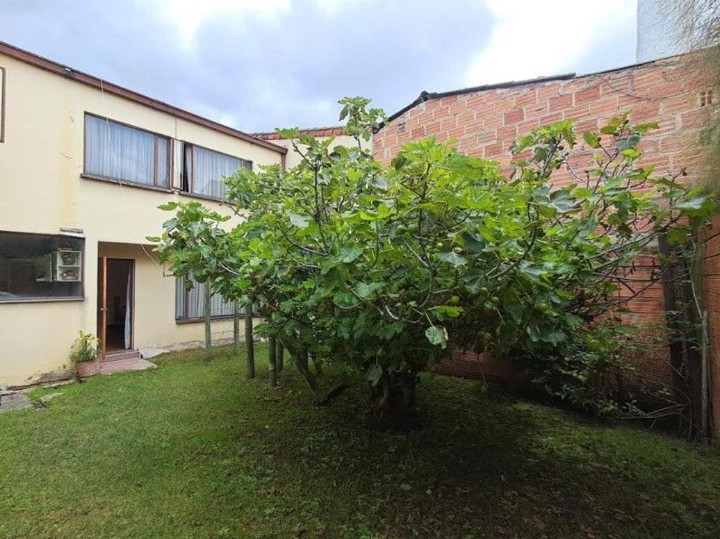 Casa de 4 alcobas en venta en Las Villas, Bogotá, 248 m² · foto 9 de 16