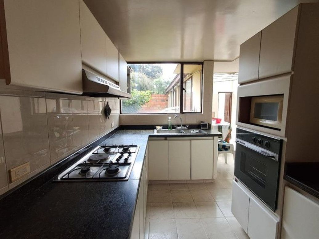 Casa de 4 alcobas en venta en Las Villas, Bogotá, 248 m² · foto 14 de 16