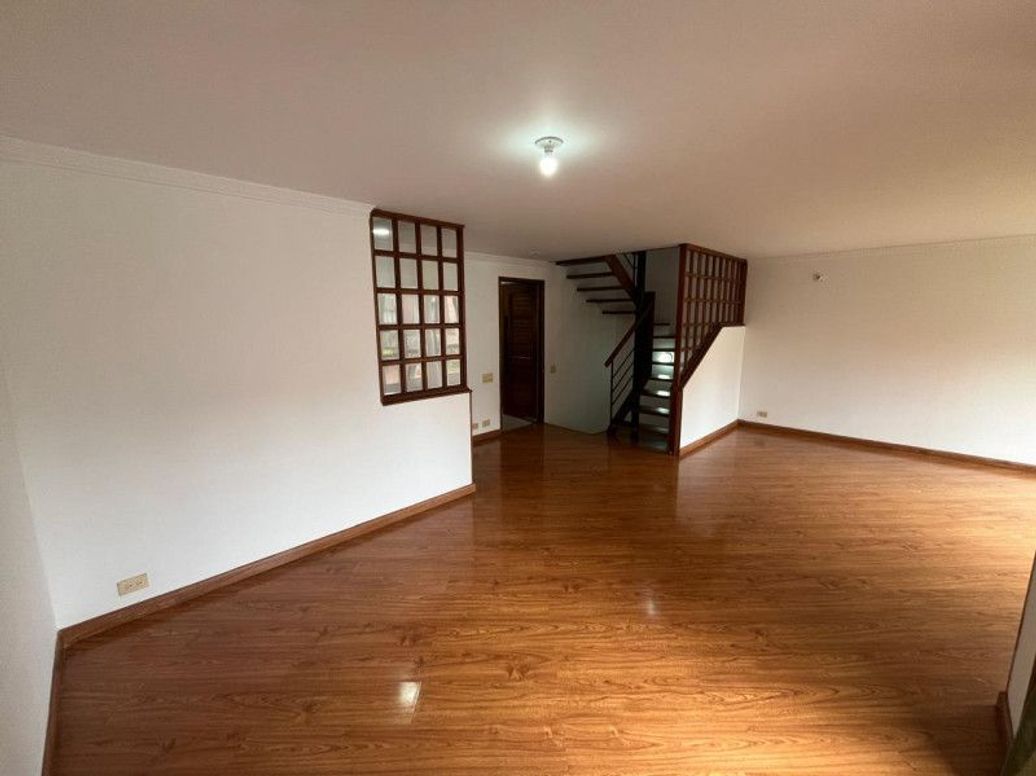 Casa de 4 alcobas en venta en Cr Bosque De Gratamira, Bogotá, 190 m² · foto 2 de 20