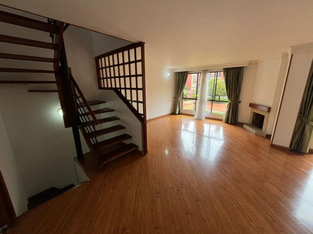 Casa de 4 alcobas en venta en Cr Bosque De Gratamira, Bogotá, 190 m² · foto 3 de 20