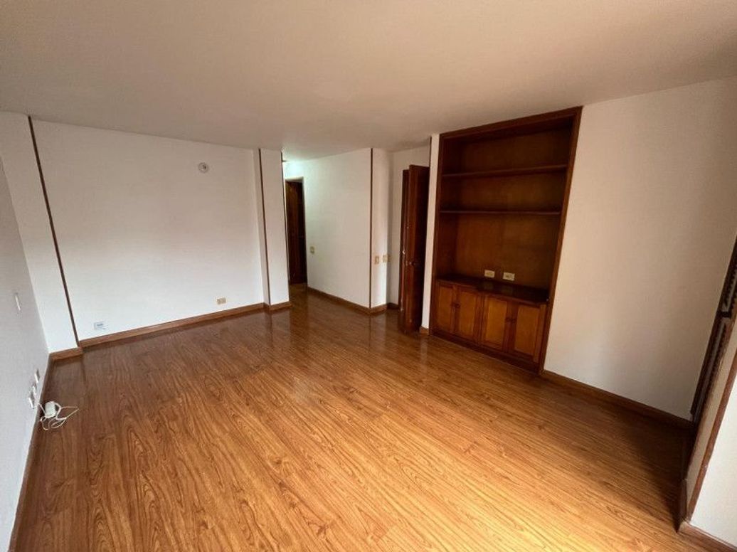 Casa de 4 alcobas en venta en Cr Bosque De Gratamira, Bogotá, 190 m² · foto 5 de 20