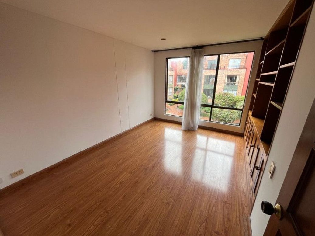 Casa de 4 alcobas en venta en Cr Bosque De Gratamira, Bogotá, 190 m² · foto 8 de 20
