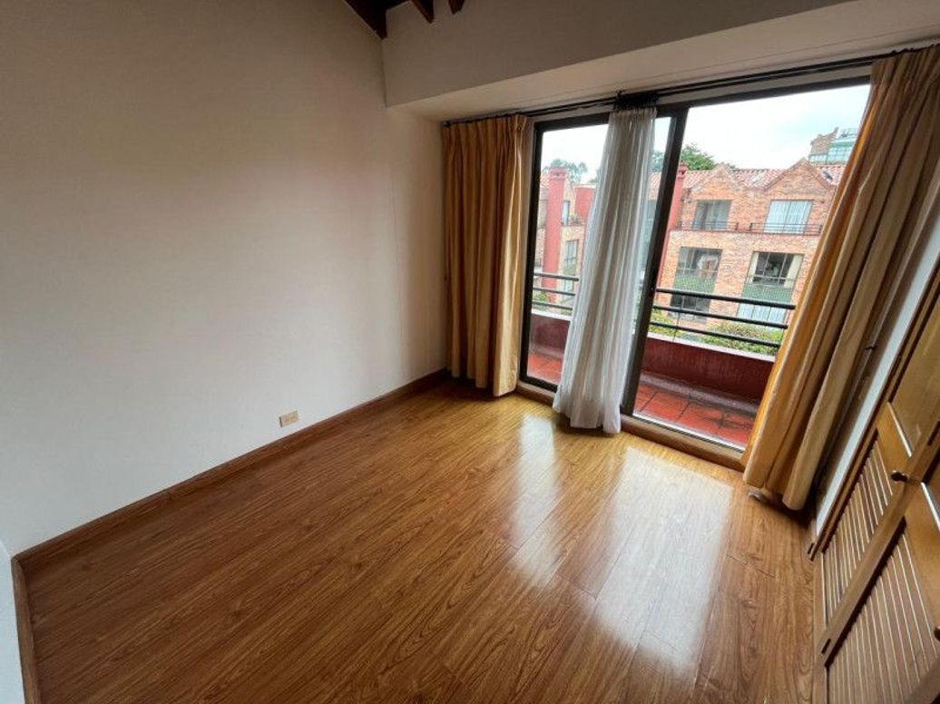 Casa de 4 alcobas en venta en Cr Bosque De Gratamira, Bogotá, 190 m² · foto 11 de 20