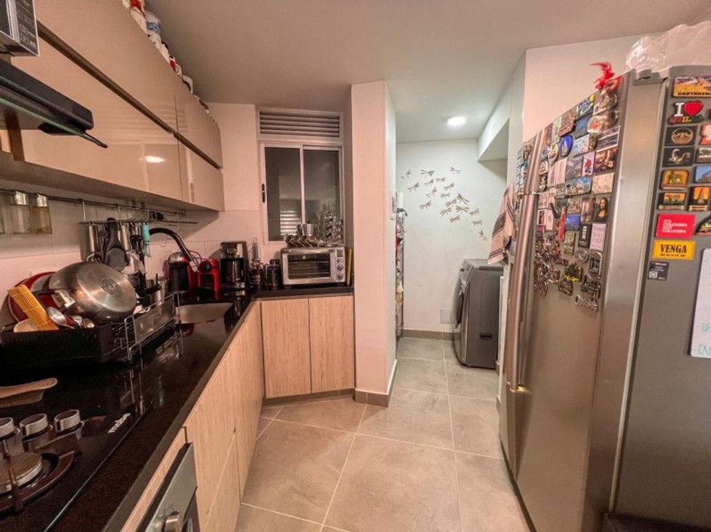 Apartamento de 3 alcobas en venta en Santa Teresa, Bogotá, 103 m² · foto 2 de 14