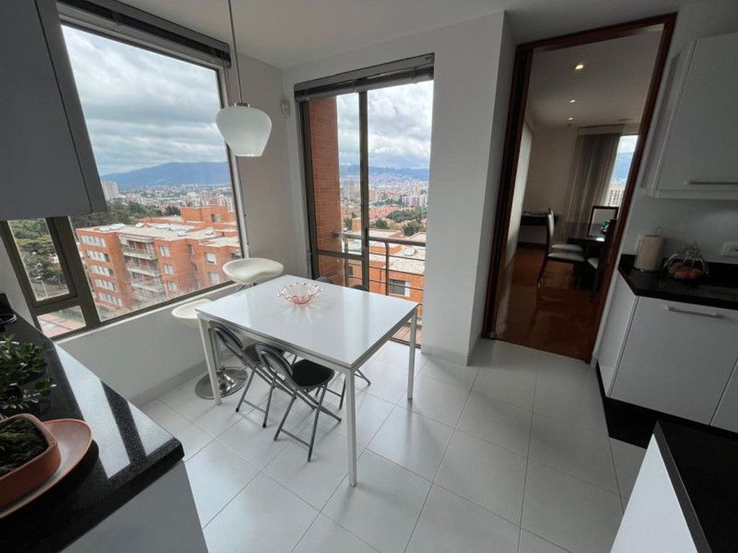 Apartamento de 4 alcobas en venta en San Alfonso, Bogotá, 223 m² · foto 9 de 20
