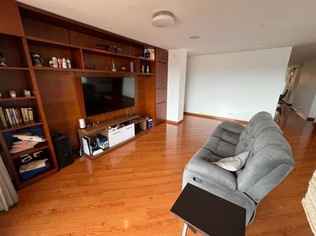 Apartamento de 4 alcobas en venta en San Alfonso, Bogotá, 223 m² · foto 3 de 20