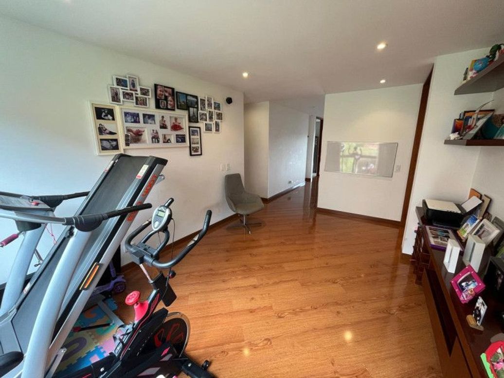 Apartamento de 4 alcobas en venta en San Alfonso, Bogotá, 223 m² · foto 18 de 20