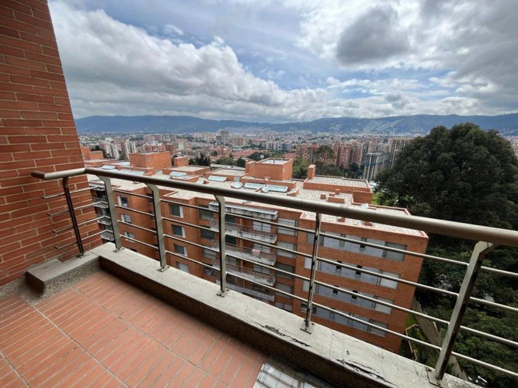 Apartamento de 4 alcobas en venta en San Alfonso, Bogotá, 223 m² · foto 7 de 20