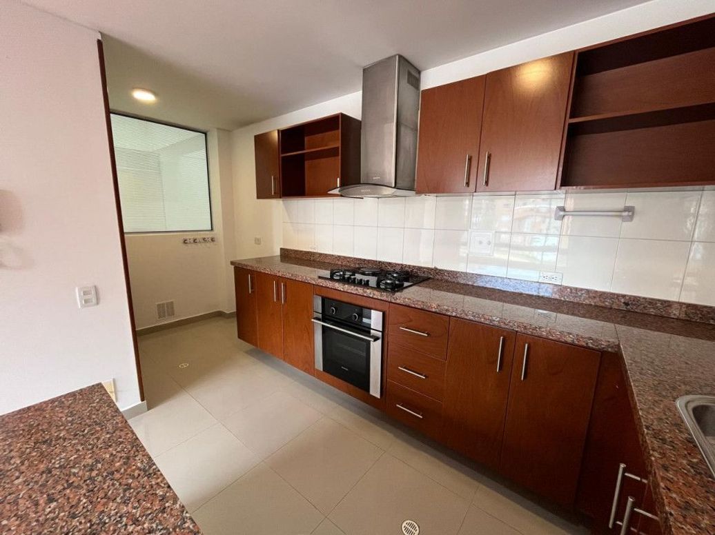 Apartamento de 2 alcobas en venta en Emaus, Bogotá, 102 m² · foto 2 de 20