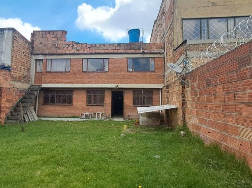 Casa de 5 alcobas en venta en Canódromo, Bogotá, 256 m² · foto 5 de 17