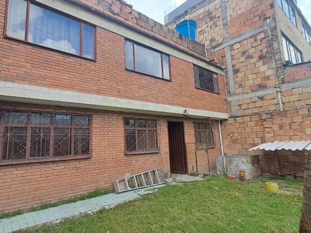 Casa de 5 alcobas en venta en Canódromo, Bogotá, 256 m² · foto 6 de 17
