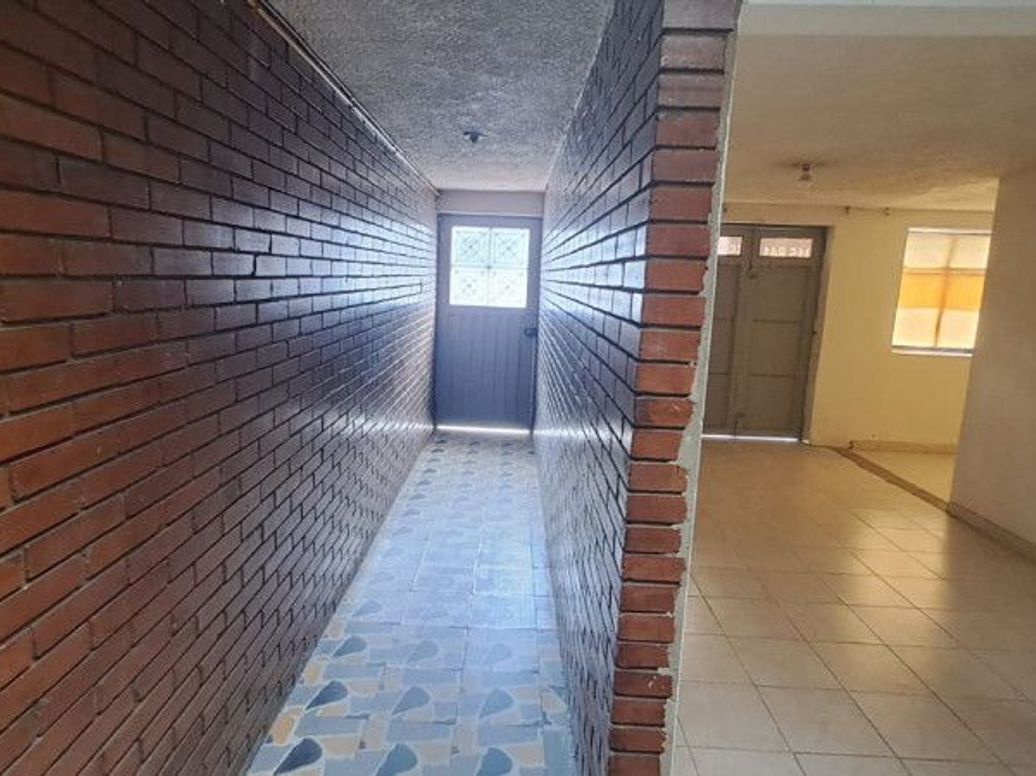 Casa de 5 alcobas en venta en Canódromo, Bogotá, 256 m² · foto 10 de 17