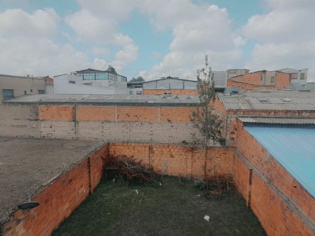 Casa de 5 alcobas en venta en Canódromo, Bogotá, 256 m² · foto 3 de 17