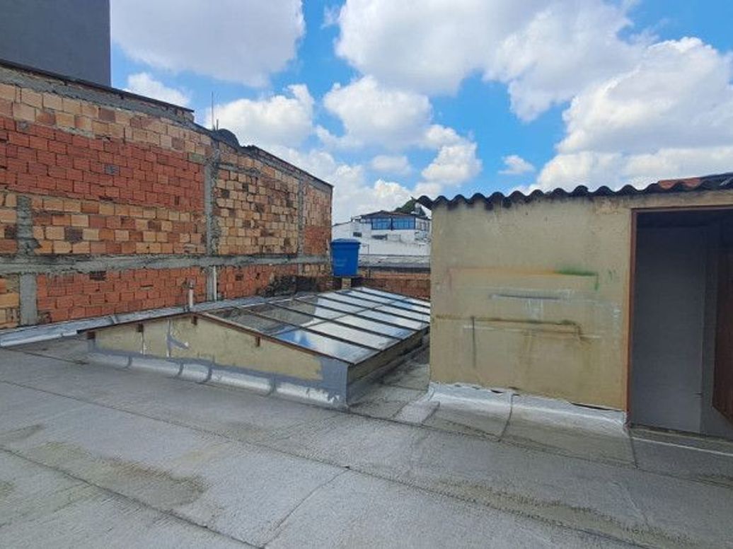 Casa de 5 alcobas en venta en Canódromo, Bogotá, 256 m² · foto 4 de 17
