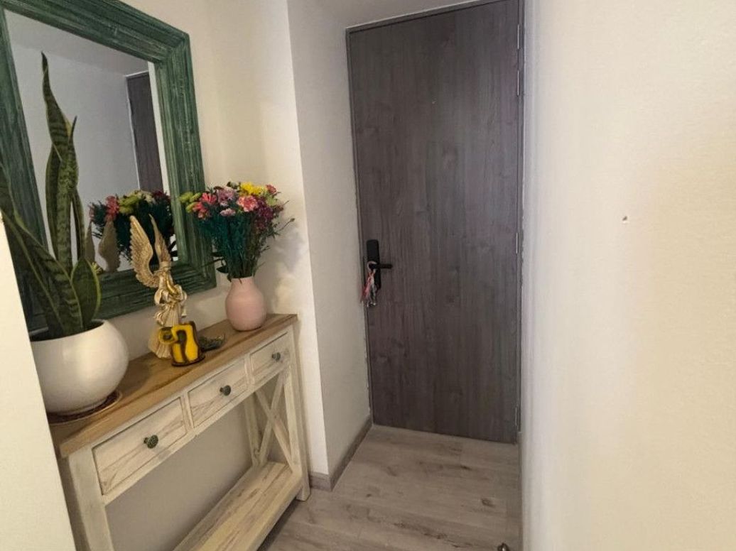 Apartamento de 2 alcobas en venta en Santa Teresa, Bogotá, 53 m² · foto 2 de 19
