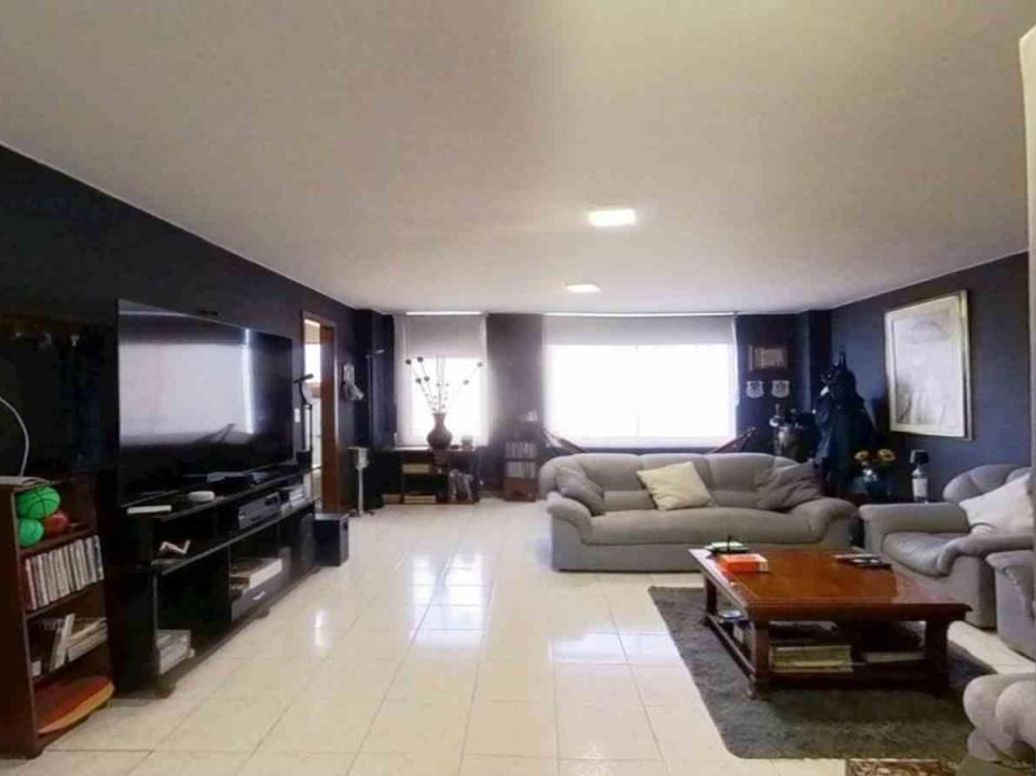 Apartamento de 2 alcobas en venta en La Castellana, Bogotá, 112 m² · foto 3 de 20