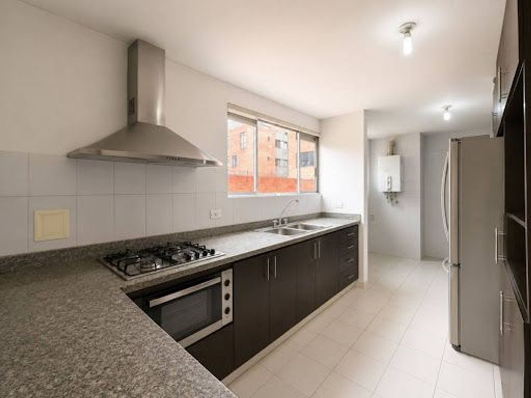 Apartamento de 3 alcobas en venta en El Contador, Bogotá, 120 m² · foto 14 de 18