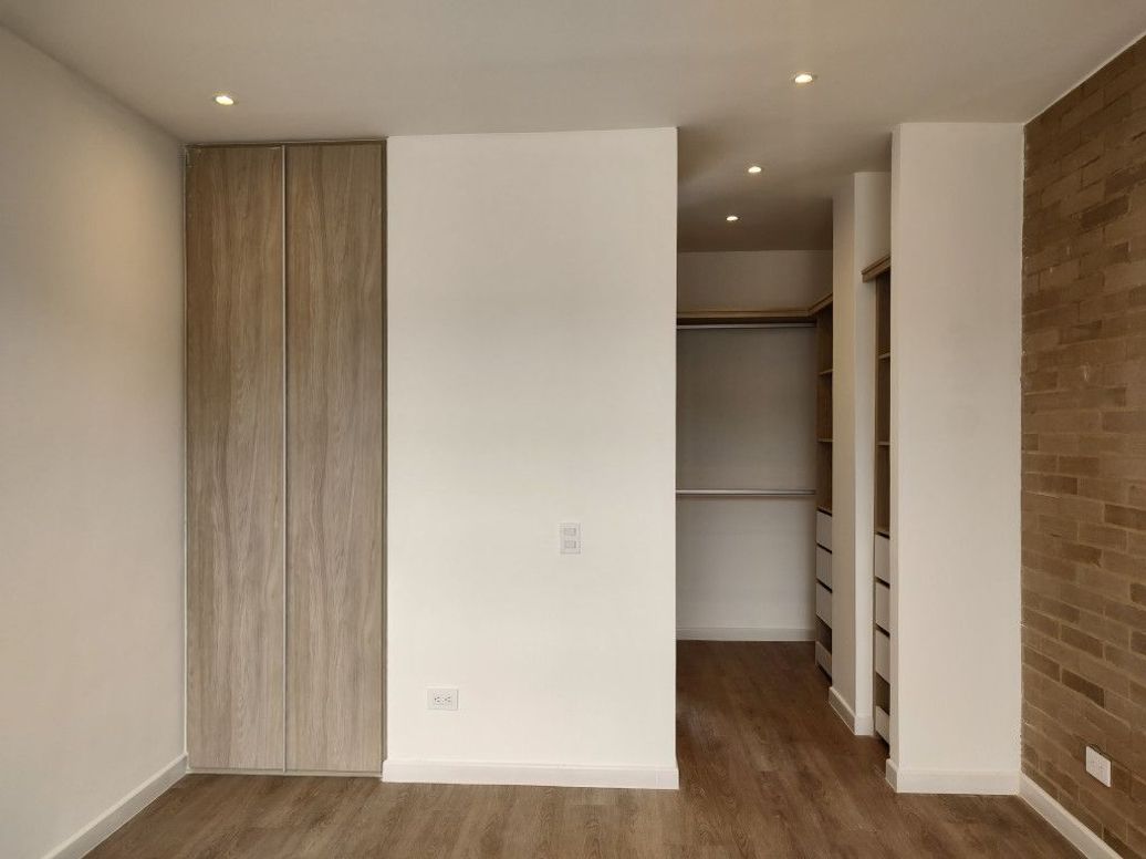 Apartamento de 1 alcoba en venta en Santa Ana Occidental, Bogotá, 48 m² · foto 10 de 19