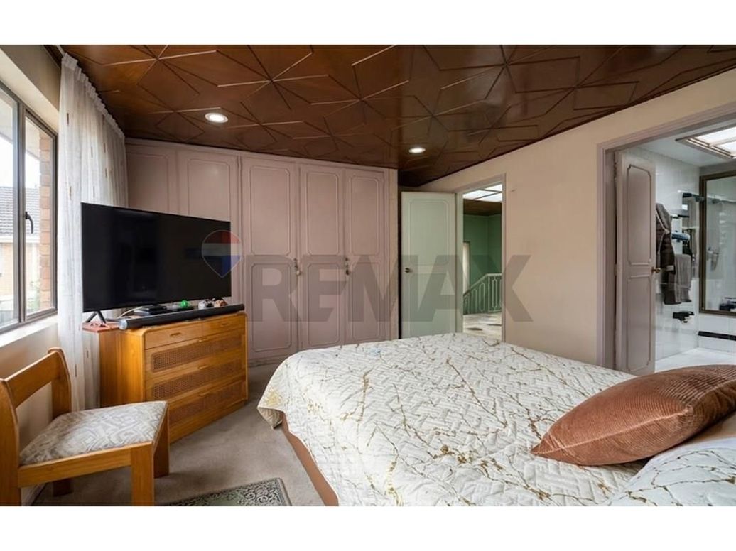 Casa de 5 alcobas en venta en Santa Isabel Et. Ii, Bogotá, 250 m² · foto 2 de 12