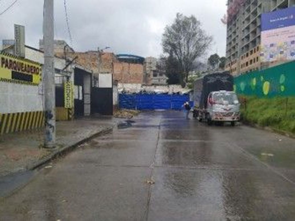 Casa de 5 alcobas en venta en Ub. Padua, Bogotá, 280 m² · foto 2 de 14